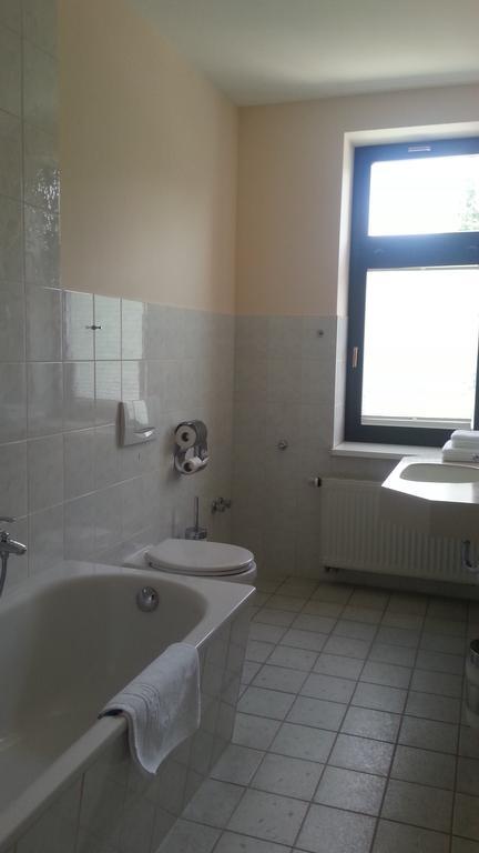Teichhotel Schmalkalden Δωμάτιο φωτογραφία